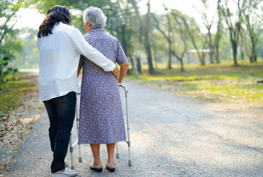 dealing-with-mobility-issues-senior-caregiving